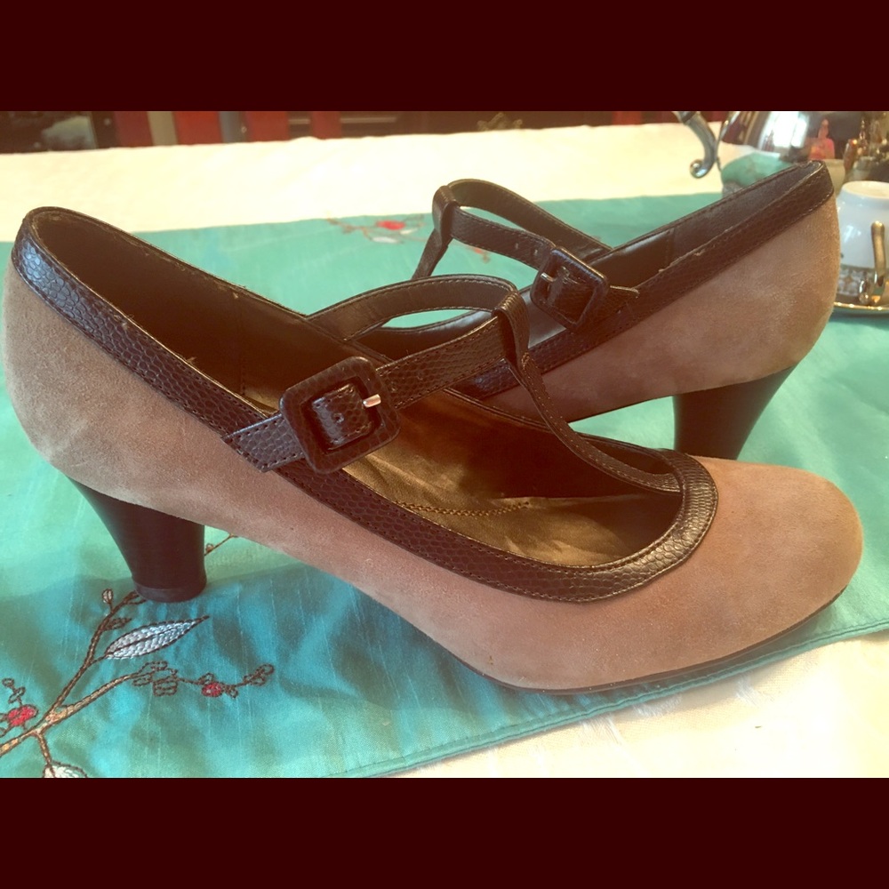 NWOT Naturalizer T-Strap High Heel Shoe